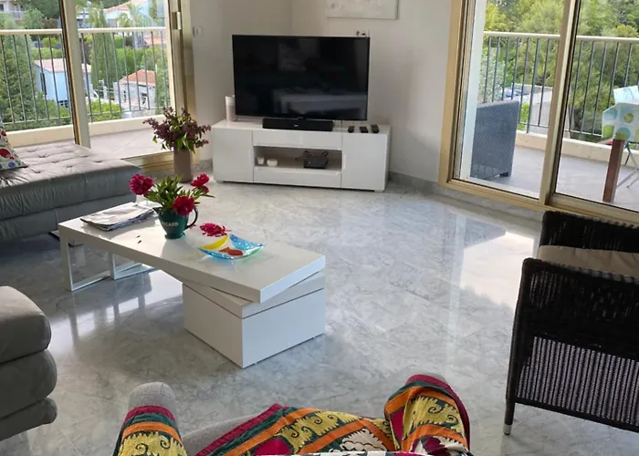 Baie Des Anges Apartament *